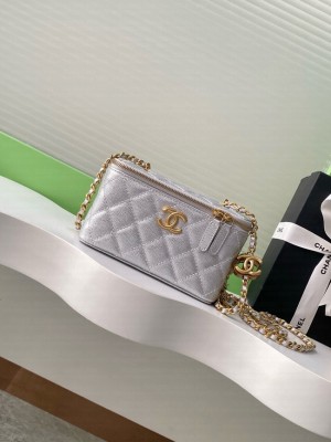 CHANEL MINI CLUTCH Grained Calfskin AP3940 Silvery