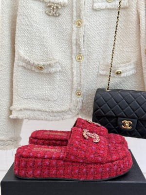 Chanel knit mules with CC logo red 2025