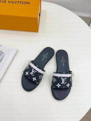 Louis Vuitton Grained Leather Flat Slide Sandals Black/White Buckle 2023