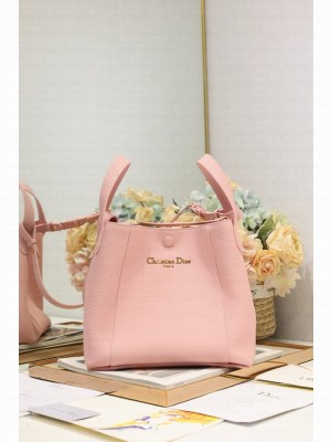 Dior Medium Signature Bucket Bag Grained Calfskin M2841USKU pink