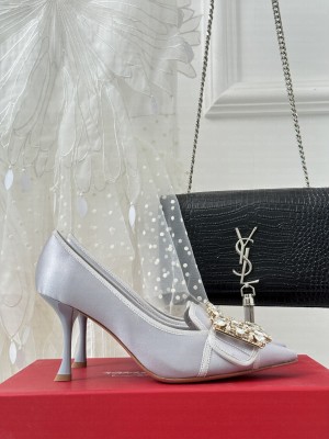 Roger Vivier Crystal buckle Velvet 8.5cm pump gray