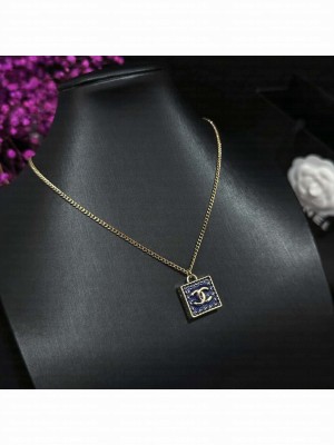 Chanel Women's Necklace ABC072