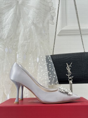 Roger Vivier Flower Strass Buckle 8.5cm Pumps in Satin gray