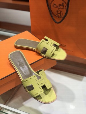 Hermes Oran Flat slippers in epsom leather 03 2021 Collection