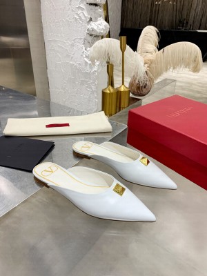 Valentino Garavani Roman Stud Mule in calfskin with maxi stud embellishment White