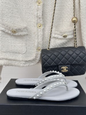 Chanel Thongs Leather & Imitation Pearls Gray 2025