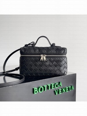 Bottega Veneta Vanity Case On Strap 789109 black&Silver