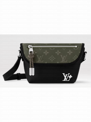 Louis Vuitton Pulse Wearable Wallet M12618