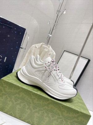 Gucci Unisex Run Sneaker 05