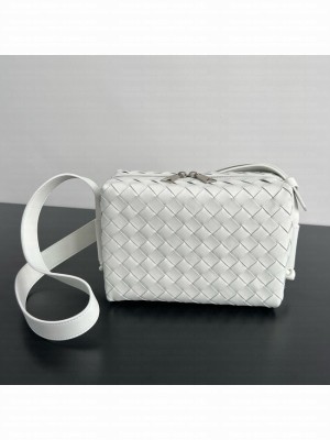 Bottega Veneta Concert Pouch 794258 white