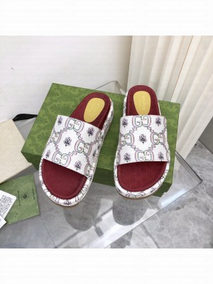 Gucci 100 GG Flower Jacquard Platform Slide Sandals 2022 Collection 04
