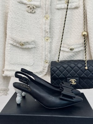 Chanel Crystal Slingbacks Calfskin Pumps black