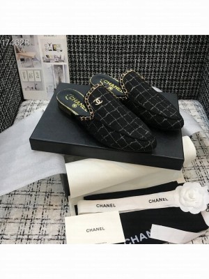 Chanel Chain Embellished Mules Tweed/Lambskin Leather Spring/Summer 2021 Collection, Black