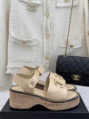 Chanel platform double C with chain sandals Beige leather 2025
