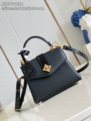 Louis Vuitton small Grained Calfskin M86011 black