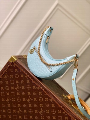 Louis Vuitton Loop N85900 blue
