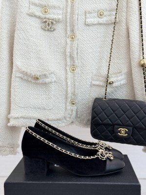Chanel Velvet 6.5cm Pumps with Chain Bow Black 2025