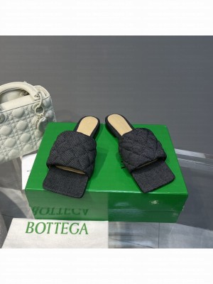 BOTTEGA VENETA Lido Flat Sandal Denim Gray