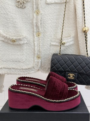 Chanel platform CC with chain burgundy velvet slippers 2025