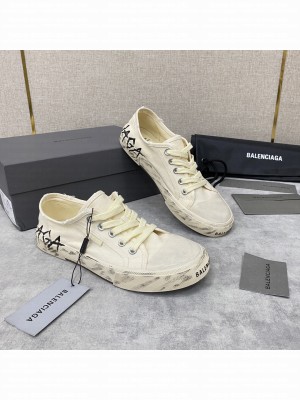 Balenciaga Man's Paris Destroyed low-top Sneakers 2023 05