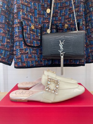 Roger Vivier Strass Buckle White Patent leather Mule