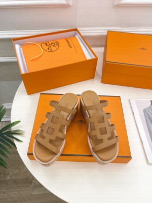 Hermes Isabella 30 calfskin sandal beige