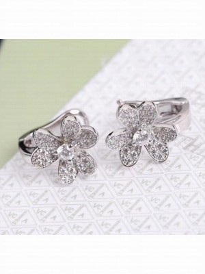 Van Cleef & Arpels Frivole Crystal Earrings Silver 06 2020 Collection