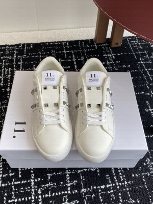 Valentino Garavani Rockstud Untitled sneaker in white calfskin 018 2025