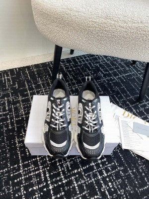Dior Chrono Sneaker 2024 03