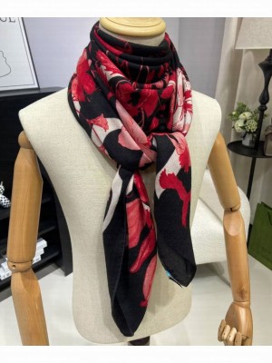 Gucci Women's Floral Gucci Print Scarf Red