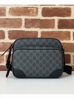 Gucci GG Emblem medium crossbody bag Black