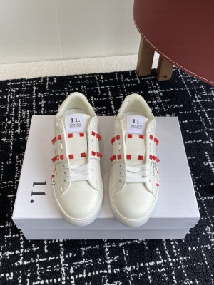 Valentino Garavani Rockstud Untitled sneaker in white calfskin 025 2025