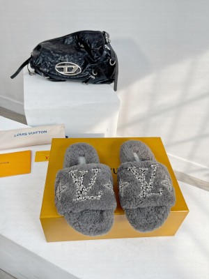 Louis Vuitton Shearling Flat Slide Sandals with Crystals Grey 2023