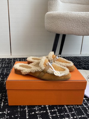 Hermes Oz mule with Shearling Kelly buckle brown