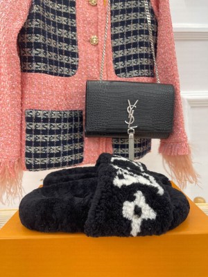 Louis Vuitton Shearling Flat Slide Sandals 2023 017