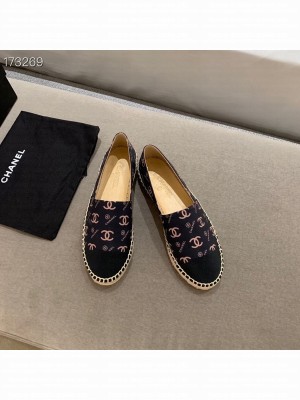 Chanel CC Logo Espadrilles Lambskin Leather Spring/Summer 2021 Collection, Black/Pink