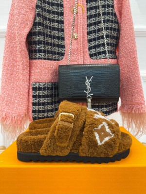Louis Vuitton Shearling Flat Slide Sandals 2023 04