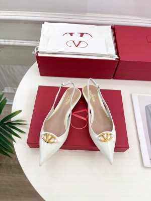 Valentino Garavani The Bold Edition Vlogo Slingback Ballerina In White Patent Leather 2025