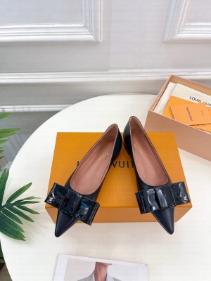 Louis Vuitton Blossom Flat Ballerinas in Calf Leather Black 2023
