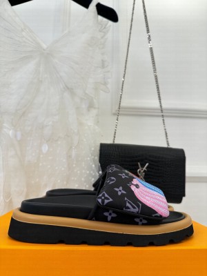 Louis Vuitton Unisex Pool pillow comfort mule slide flat 020