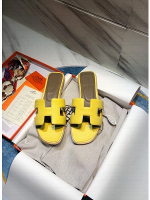 Hermes Oran Flat slippers in Togo Leather 044 2021 Collection