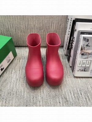 Bottega Veneta PUDDLE Biodegradable rubber Red ankle boots 2021 Collection
