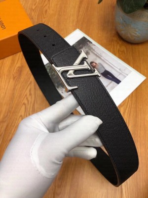 Louis Vuitton Grained Calfskin Reversible Belt 40mm Black/Silver 02 2019 Collection