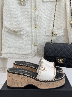 Chanel platform double C with chain slippers White leather 2025
