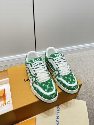 Louis Vuitton Unisex LV Trainer Sneakers 2023 01