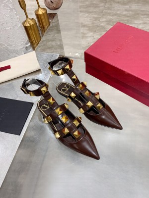 Valentino Garavani Roman Stud ballet flat in calfskin with straps Coffee