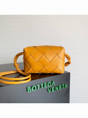 Bottega Veneta Intrecciato Concert Pouch D794258 yellow