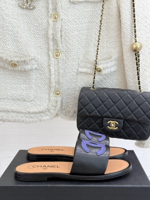 Chanel Lambskin Slippers black/purple 2025