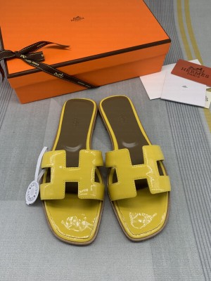 Hermes Oran Patent Calfskin Flat Slide Sandals 119 2022 Collection