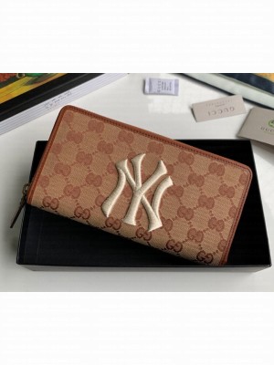 Gucci Zip Around Wallet with NY Yankees™ Patch 547791 Beige 